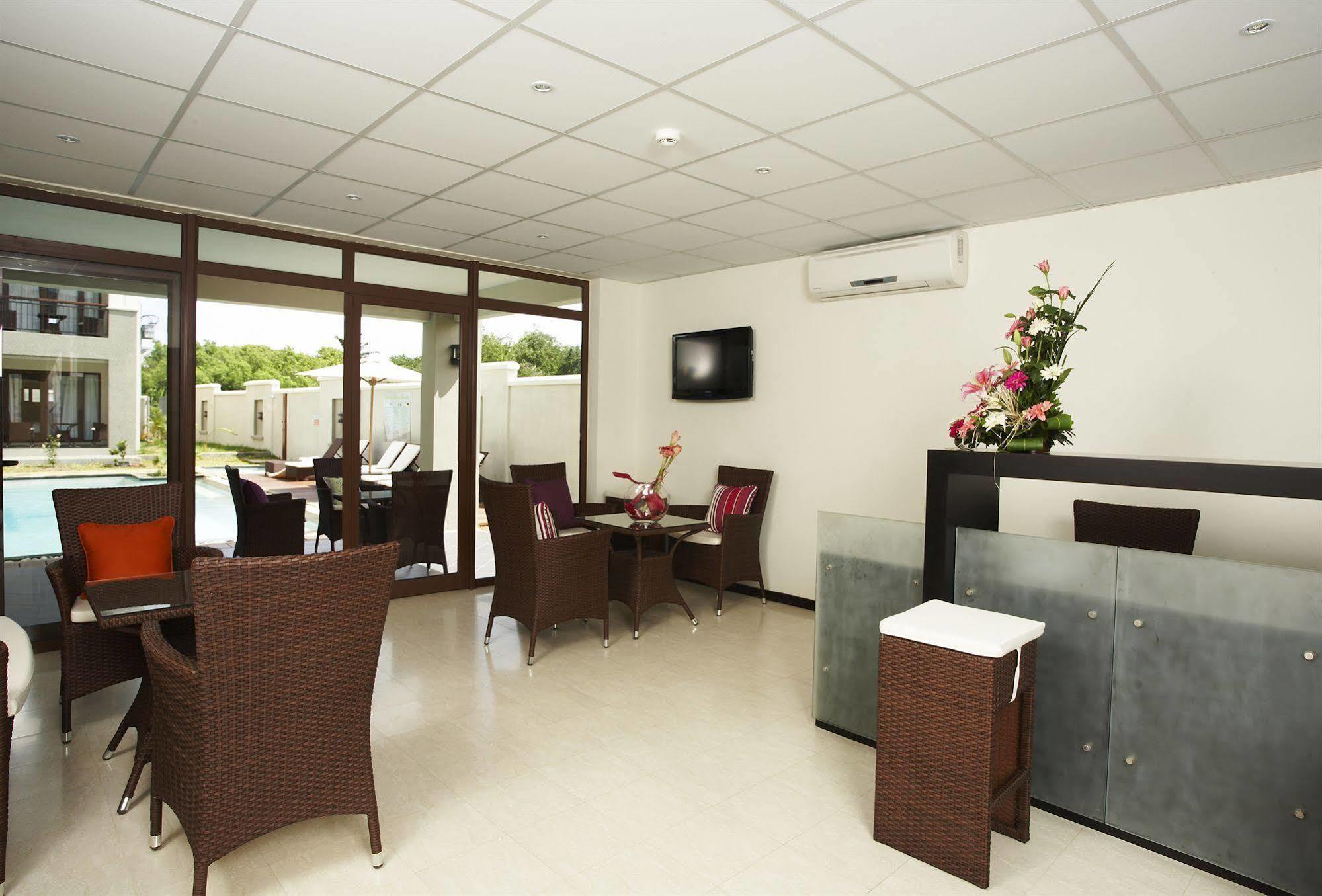 Grand Bay Suites Eksteriør bilde